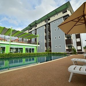 Gold Airport Suites